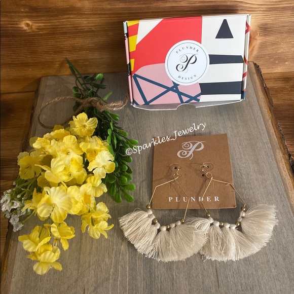 Plunder Jewelry - Plunder Glitter Earrings - Cream tassels